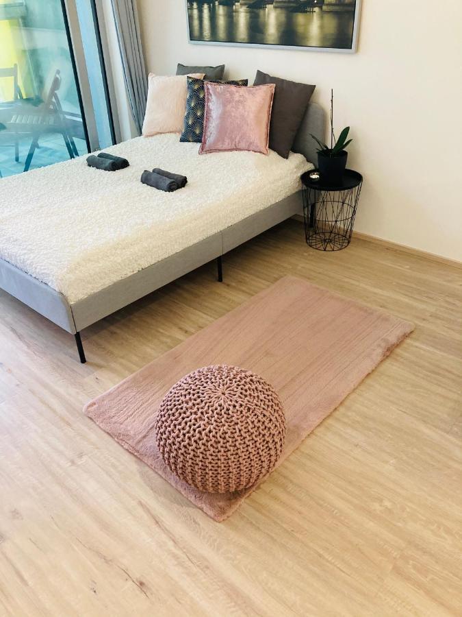 Blanc Harfa Design Apartmán *